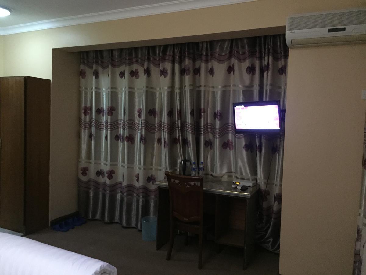 New Yuetan Hotel ダル・エス・サラーム エクステリア 写真