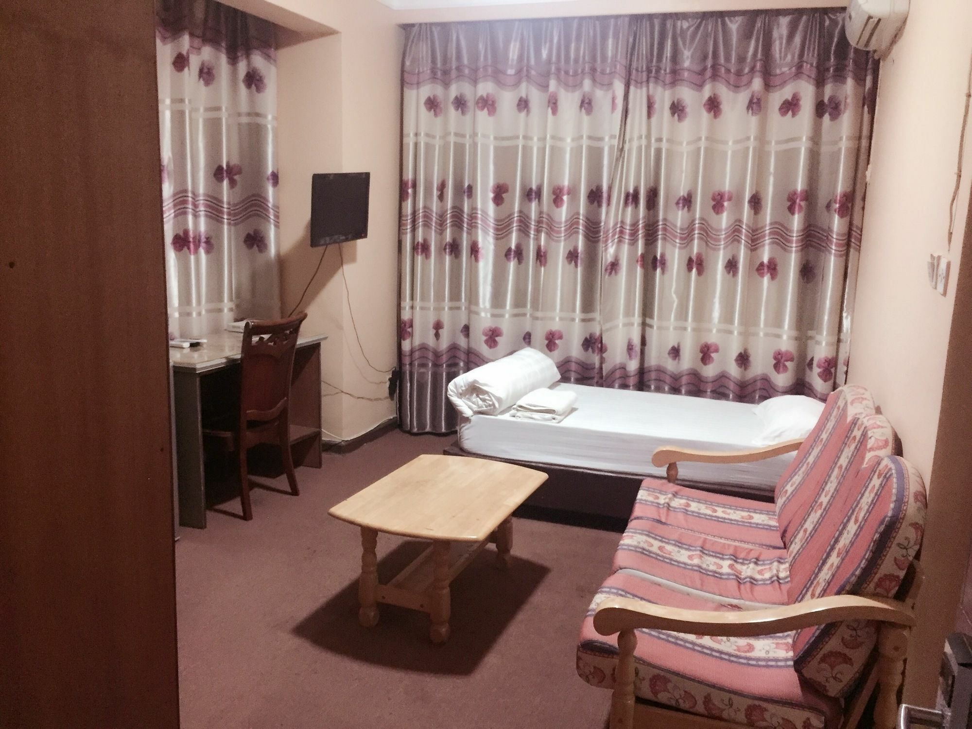 New Yuetan Hotel ダル・エス・サラーム エクステリア 写真